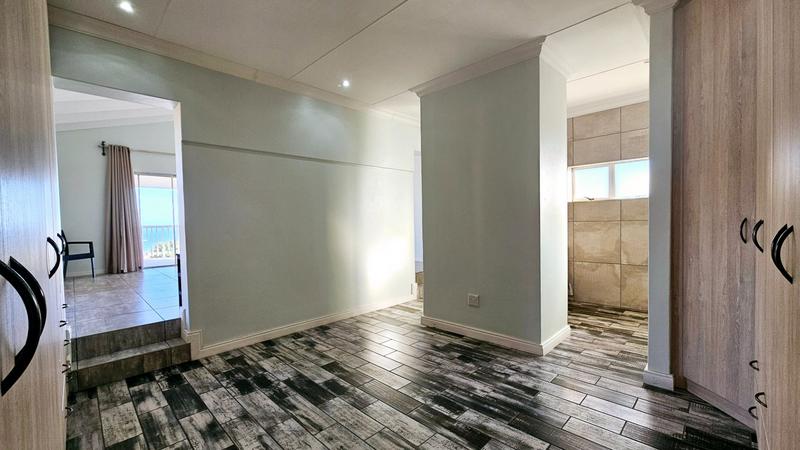 6 Bedroom Property for Sale in Dana Bay Western Cape